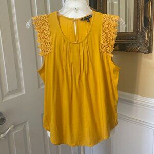 PQR Collection Size L (fits like M) Women's Gold Pullover Top Slightly Capped